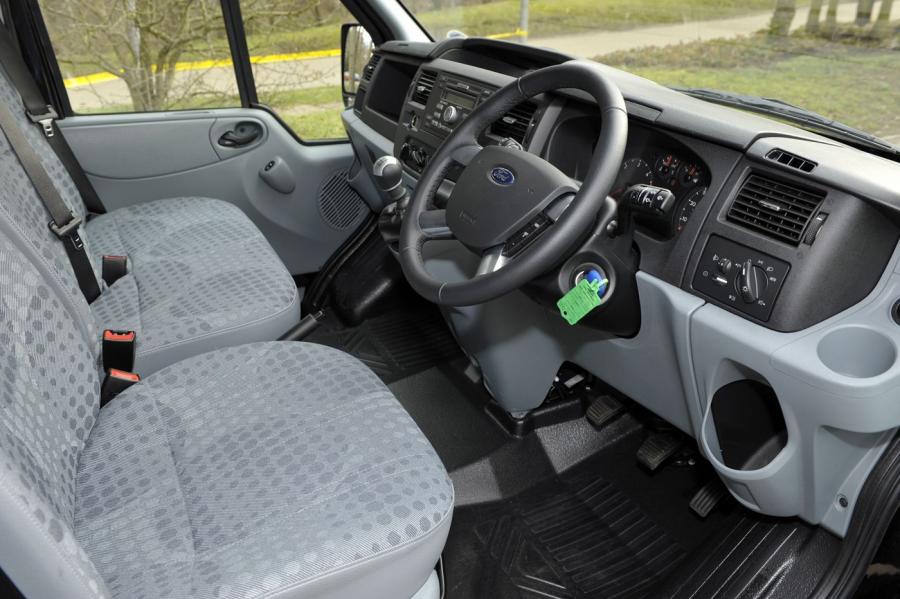  Ford Transit 2006 года  (фото 34 из 153)